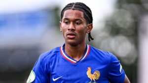 France Espoirs : Senny Mayulu blessé face à l&rsquo;Estonie, coup dur pour le PSG