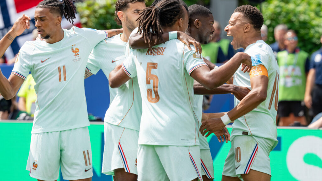 De l'élu autoproclamé au travailleur acharné, l'échange musclé entre Mbappé et Dembélé