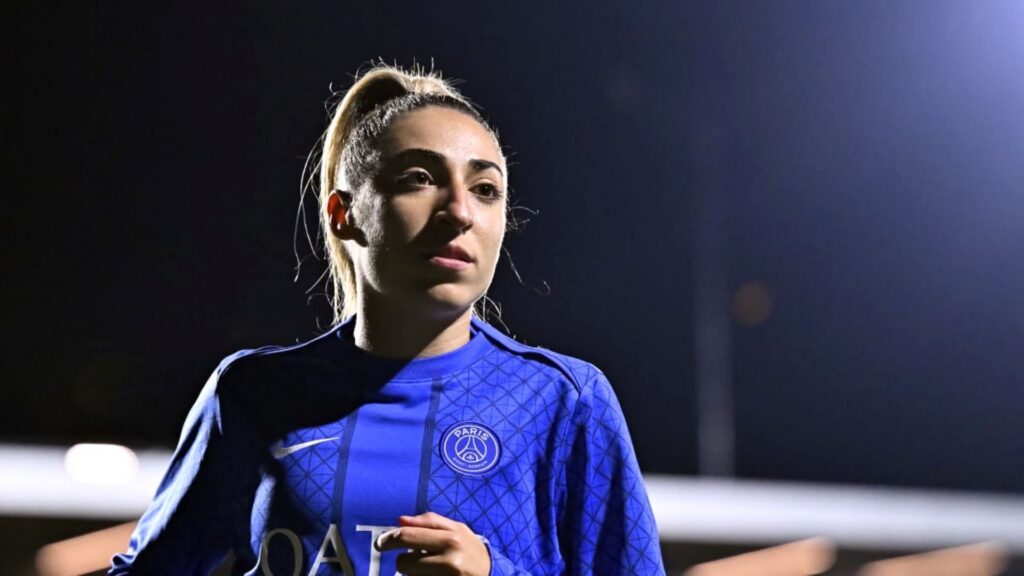 Olga Carmona And Jackie Groenen Returns Boost Paris Squad