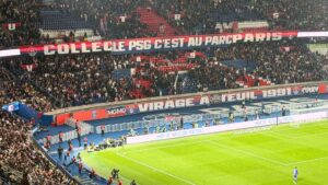 PSG-Le Mans : Grève au Virage Auteuil après le retrait forcé d&rsquo;une banderole